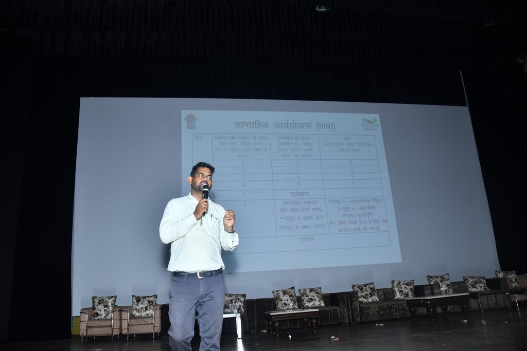 #निपुण_जालौन
निपुण भारत मिशन के दृष्टिगत, शिक्षक संकुल ओरिएंटेशन हेतु  एक कार्यशाला का आयोजन किया गया,मुख्य बिंदुओं में संदर्शिकाओं का प्रभावी प्रयोग,PTM क्रियान्वयन,गणित किट आदि रहे।
<a href="/basicshiksha_up/">Department Of Basic Education Uttar Pradesh</a>
 <a href="/thisissanjubjp/">Sandeep Singh</a> @DM_Jalaun @SachinkumarBSA 
<a href="/R_ShivamP/">Shivam</a>