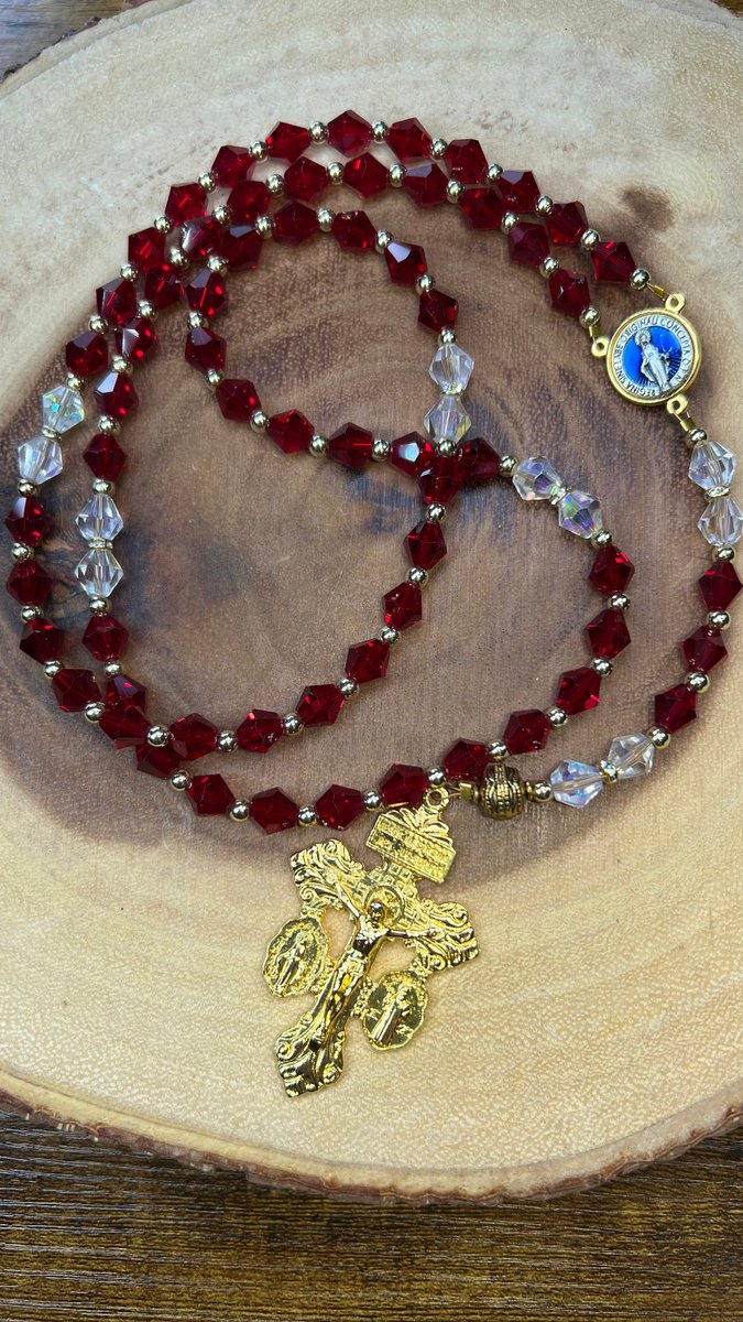Dlujobyminnett1's tweet photo. Excited to share the latest addition to my #etsy shop: BBeautiful rosary of the Devotion to the precious blood of Jesus made by hand https://t.co/dZgdDscZmf #red #birthday #gold #catholicrosary #devotionalrosary #5decadesrosary #stbenedictmedal #miraculousmedal #rarefi https://t.co/94eSbMeWvk