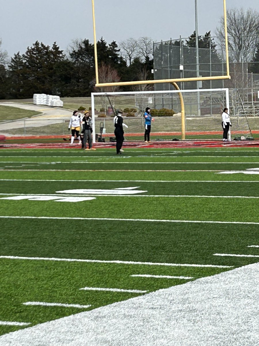 Rough and cold weekend in Warrenton losing 8-0, 7-0, and 8-0….. lady hornets never stopped fighting and playing hard.