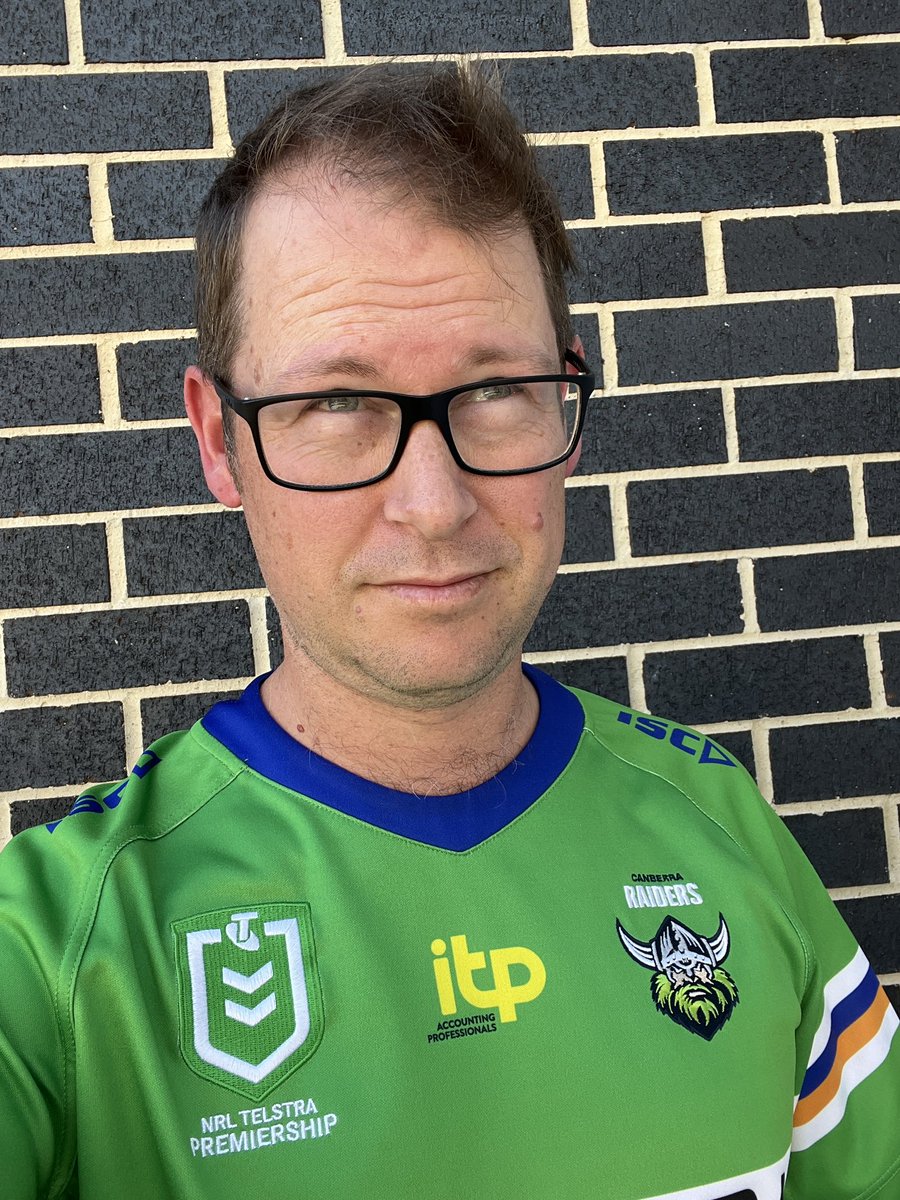sloanefather's tweet image. Repping those Lime Green lads in the oppressive Canberra heat ahead of our first home game tonight.

Gee it hot though. #NRL #upthemilk #getforked #WeAreRaiders