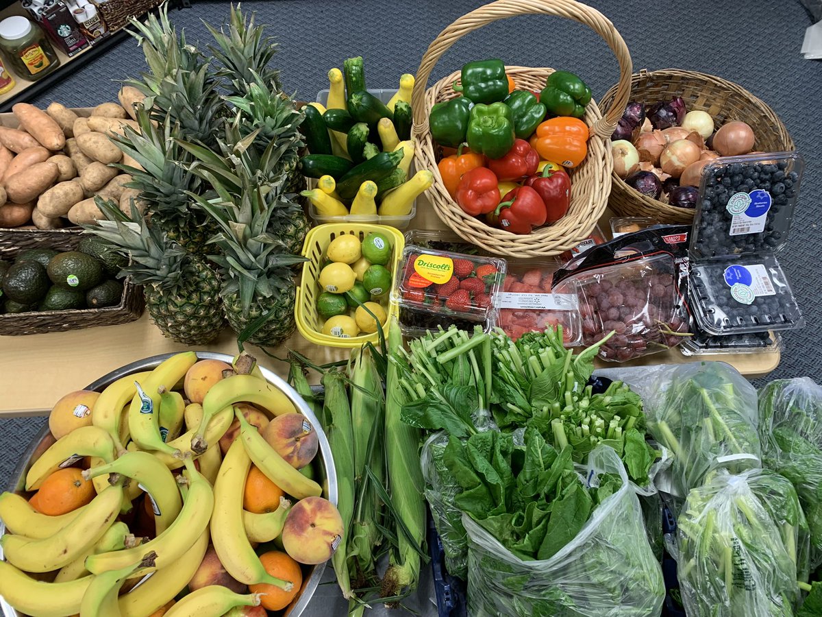 YELLAGALC's tweet photo. #PHILANDERPANTRY
@PhilanderSmith 
#RYSPHILANDER
#PhilanderForward
@PhilanderSmith 
#HBCU
💚💛💚💛💚💛💚💛💚💛 https://t.co/NHJtWOIvjT