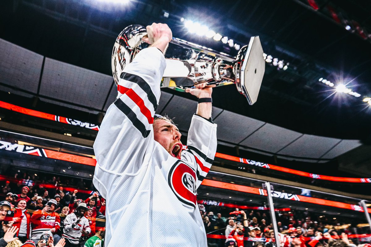 SCSUHuskies_MH's tweet photo. The 🏆 is headed back to St. Cloud! 🙌 https://t.co/LfmI9JAZye