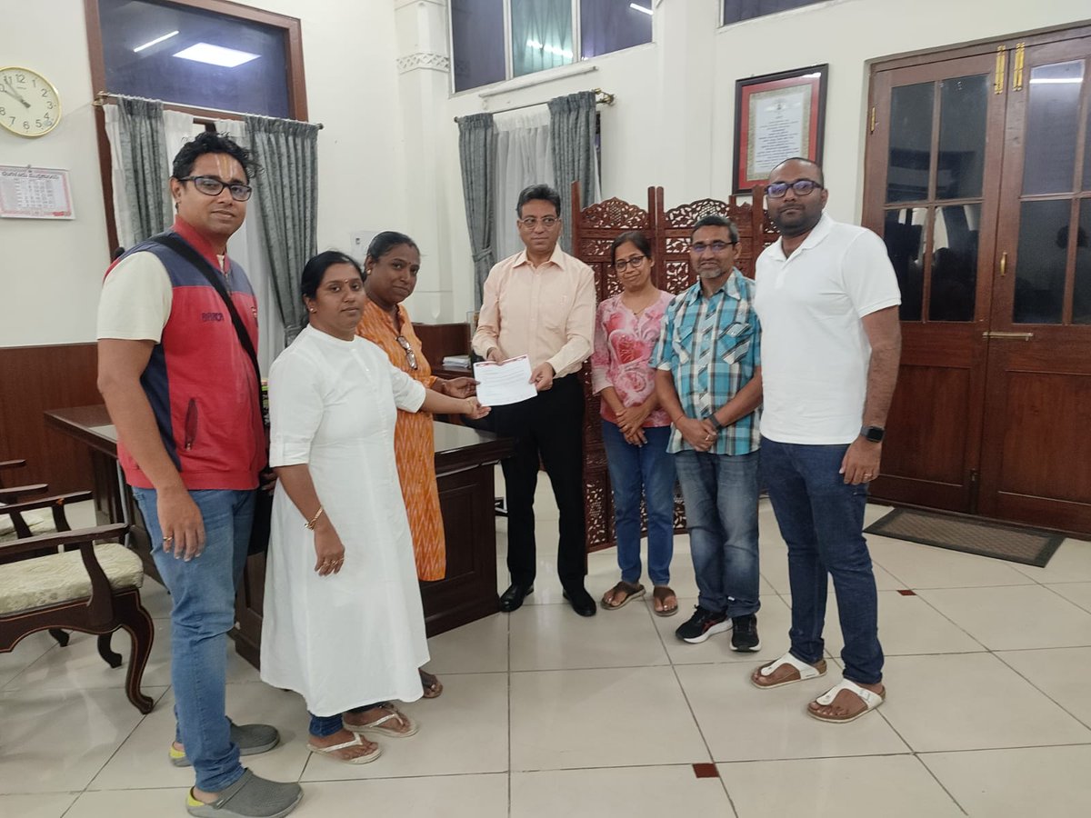 NammaBNP's tweet photo. Thanks for seeing us yesterday morning @BBMPCOMM. We expect the Government Order on #PropertyTax next week. It will bring relief to 5 lakh #Bengaluru citizens.
#SahiMaadiCM #IssueGONow
@CMofKarnataka @bbmpadmn @PSCM_KARNATAKA @BSBommai @ShobhaBJP @narendramodi @TheVishnuReddy https://t.co/awVHoXISLb