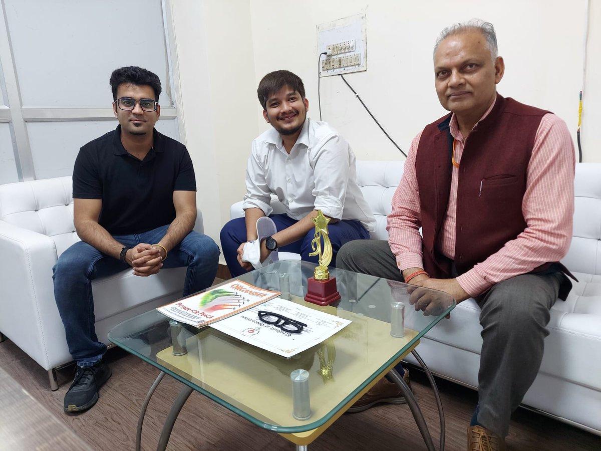 IITians4Nation's tweet photo. CSJMIF hd MOU with Antennae Ventures Mby The Founder Mr Vinit Jain is a sccesful Investor n Promoter to mny Startups.They hv Global spread n most imp abt tm is tt they r active n supportive investors wch is v imp fr Startups
#innovation
#CSJMIF
#IIT
#startupindia
#startups https://t.co/20t45QehVe