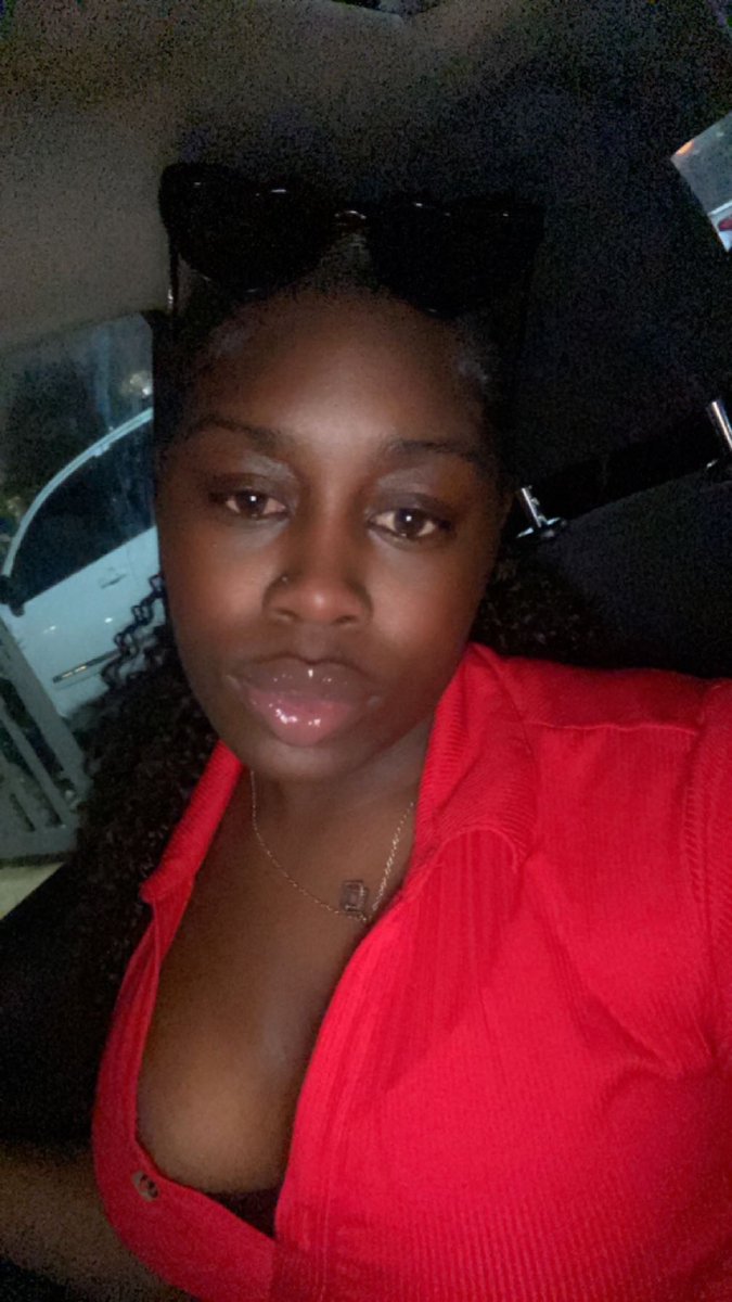 shellmonae19's tweet image. one time for the ones who still adore me 🥰