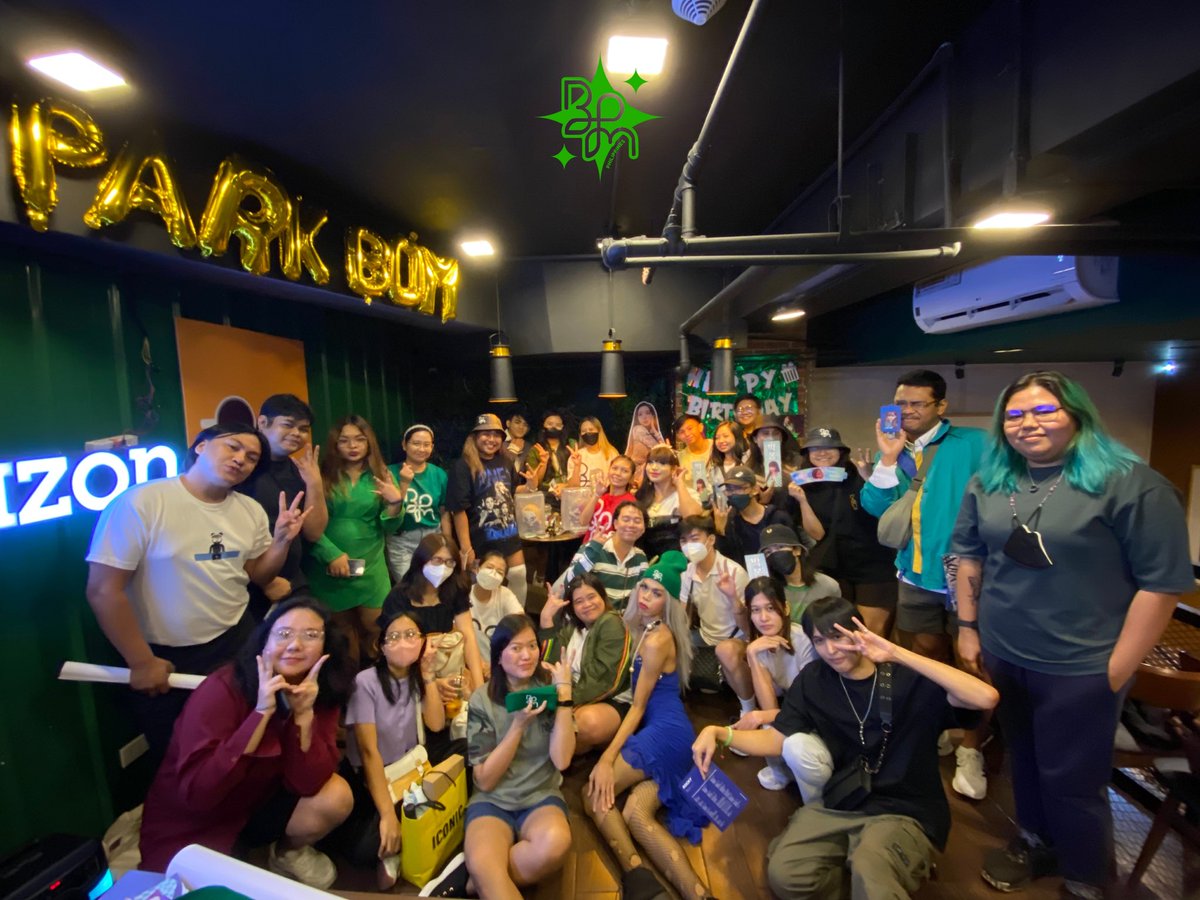 BOMphilippines's tweet photo. We appreciate all of the Bomshells and Blackjacks who attended Park Bom's early birthday celebration. 💐💚

#ParkBom #Bom #2NE1 #Bombshells 
#ForeverSpringWithParkBom @haroobomkum https://t.co/VJDAcVOd4r