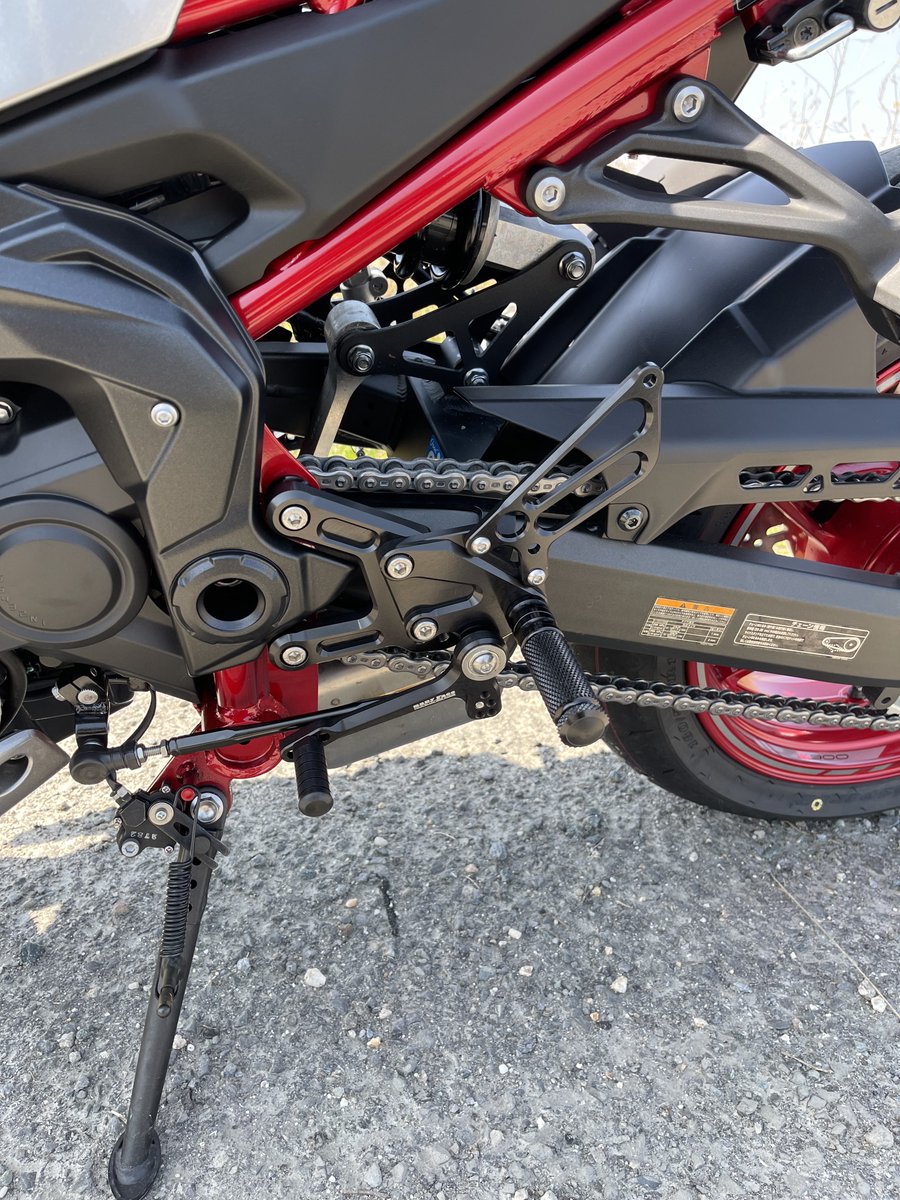 H2Kyaro's tweet photo. バックステップとミラー変更！
乗りやすくなって最高や！ https://t.co/q5BVcV75Ix