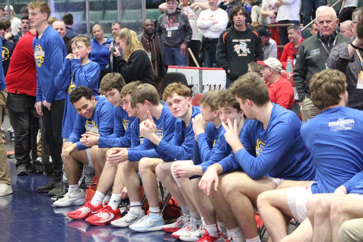 centercourt42's tweet photo. Randolph Cardinals 
2023 State Champs https://t.co/5UEUI981jd