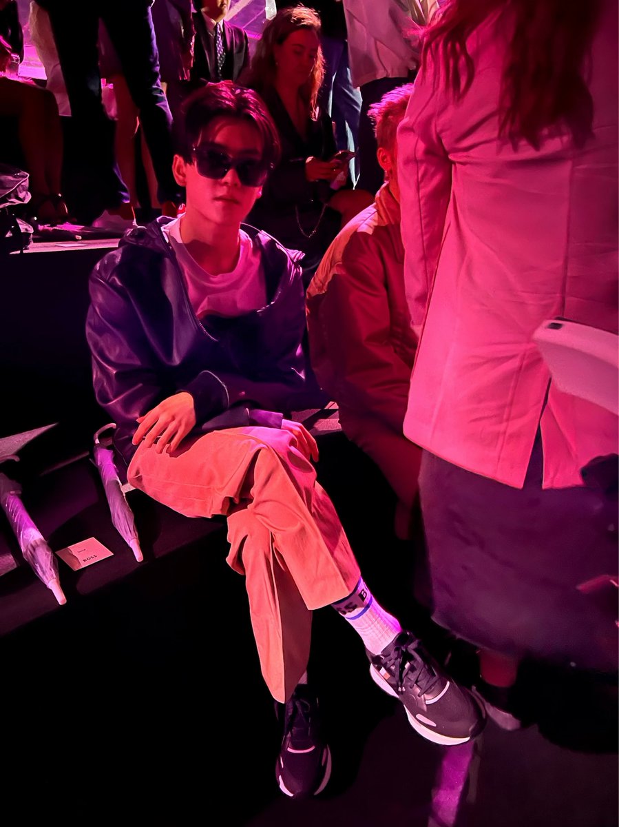 au_ammodel tweet media