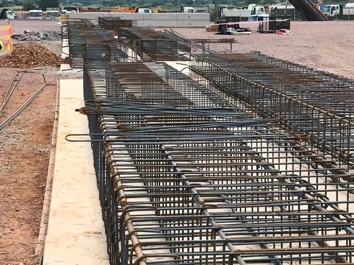 Beam cutting and bending fixing steel supply