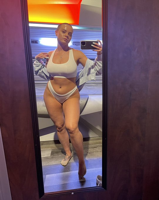 Mid night snack 😛  . #rahyndeejames #hungry https://t.co/8Nrv9dHRKX<a href="/tag/rahyndeejames"class="tags">#rahyndeejames</a><a href="/tag/hungry"class="tags">#hungry</a>