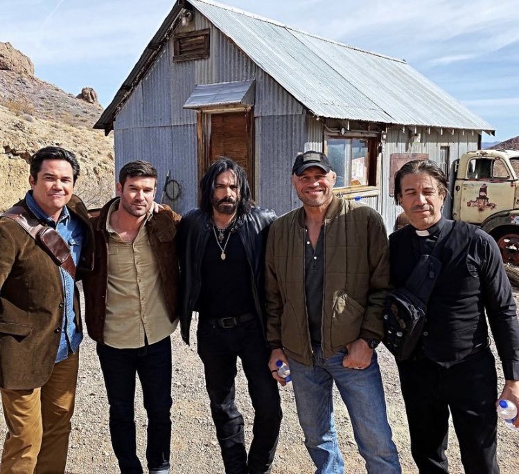 tonichiulli's tweet photo. I recently found a Japanese dvd release of the movie “Demon’s Pit”.😈
A unique action adventure starring 
#DeanCain #GianniCapaldi
#RandyCouture
#MarkJustice
#RichardGrieco 
Dean, I really enjoyed watching you in this refreshing new role, your character was fantastic!!❤️📖🪓 https://t.co/Ph1D5JQDcz