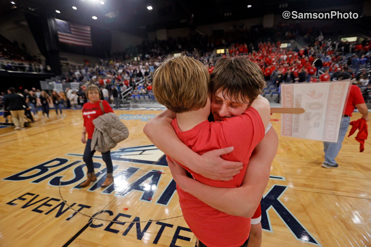 SamsonPhoto's tweet photo. .@CentralCassBBB takes the N.D. Class B basketball title.#NDpreps More photos >>>https://t.co/BVOkW1cdIM https://t.co/I0X1eoNM1y