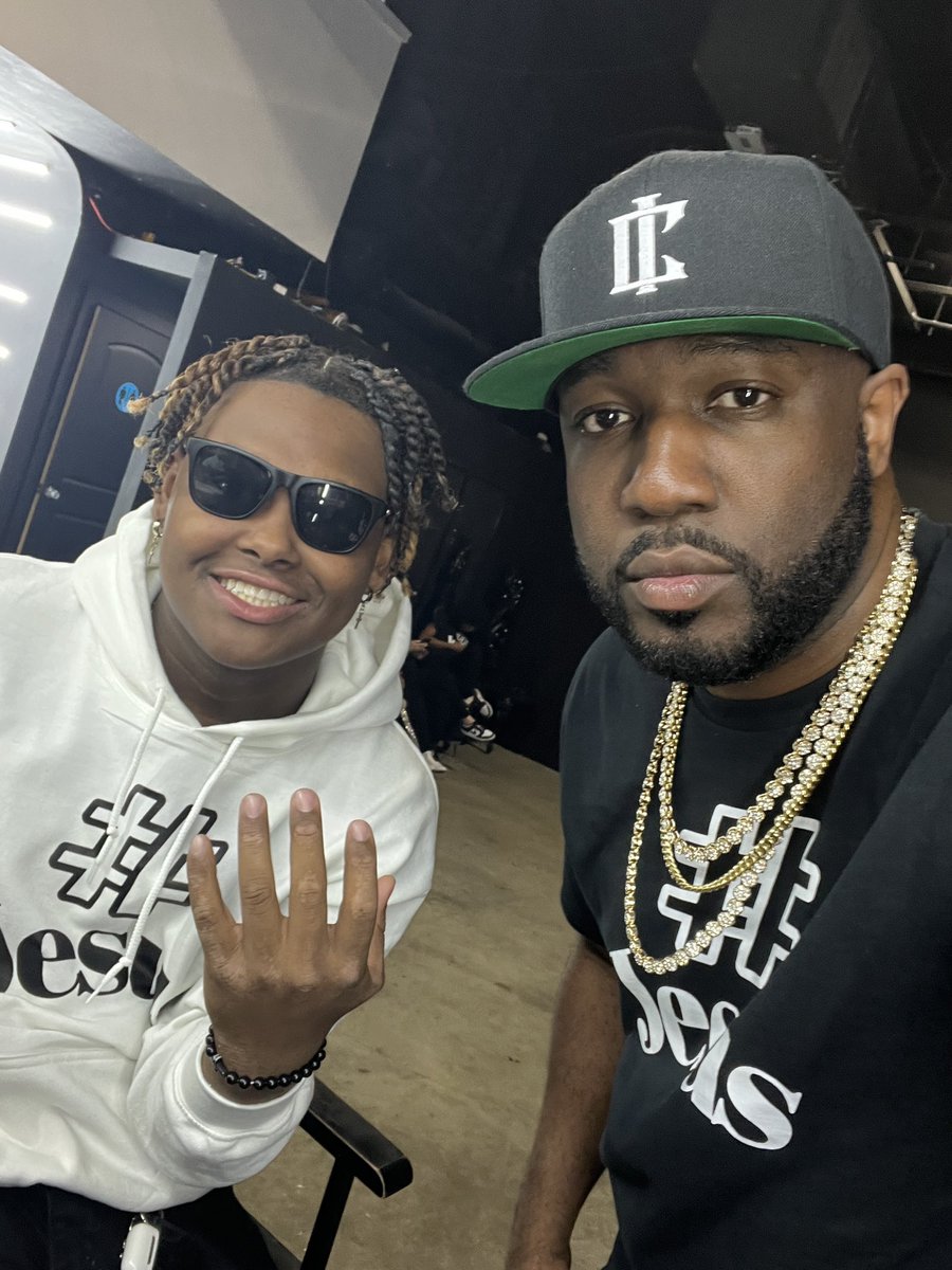vonwon's tweet photo. Remember the name Jayden Taylor aka Young Jayden!! I’m super proud of this young man! Shot his 2nd music video tonight! He is unashamed of the name JESUS!! New #Jesus single dropping soon!! #GrownAndSaved #GodWave (And that’s me doing my best Mr. T impression!!) 💎 https://t.co/pq0UjdMjaD