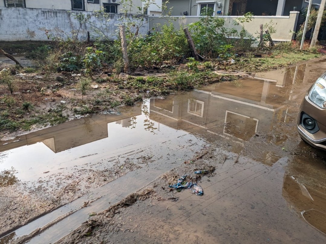greensainikpuri's tweet photo. Shri @CommissionrGHMC
@ZC_LBNagar @DC_Kapra
This is the state of the roads in Maniksai Enclave Colony whenever it rains. They have been requesting Officials &amp; Leaders and giving representations 4r yrs

Similar or worst is the situation in Madhavpuri, Nethajinagar and DLR enclave https://t.co/ErIzEVvyk2