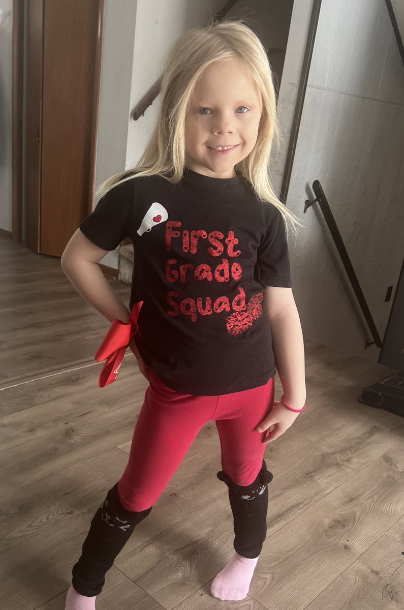 SarahWrites17's tweet photo. Red and black day at school the other day. ❤️🖤📣 #red #black #firstgrade #first #1stgrade #Cheerleader #firstgradesquad https://t.co/bkiOfhjKxk