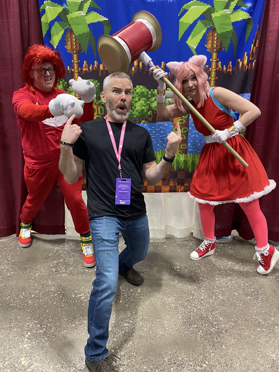 miragesch's tweet photo. @RogerCraigSmith @PlanetComicon @VOColleen Loved seeing you both today! Looking forward to your #waypastcool panel tomorrow https://t.co/Qdlatx8Kjk