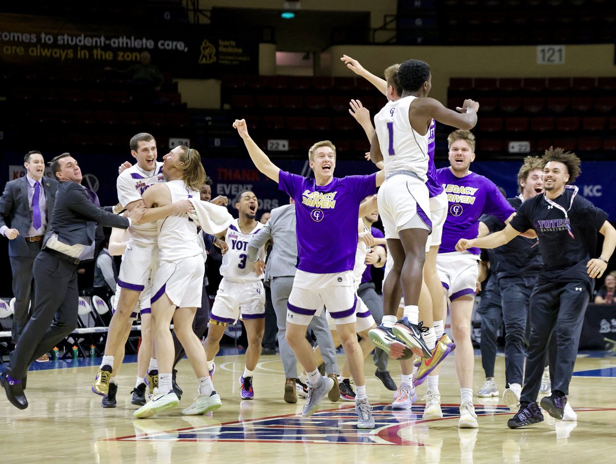 We have crowned an NAIA Men’s Basketball National Champion! College of Idaho takes the crown! @YotesHoops Over Indiana Tech. @NAIA #NAIAMBB #PlayNAIA #BattleForTheRedBanner