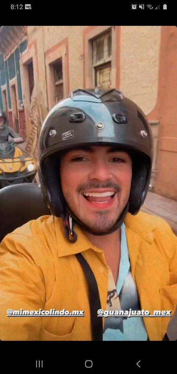 Ahh pero q bonita sonrisa tienes Bebe

OHANA DENNIS 4EVER