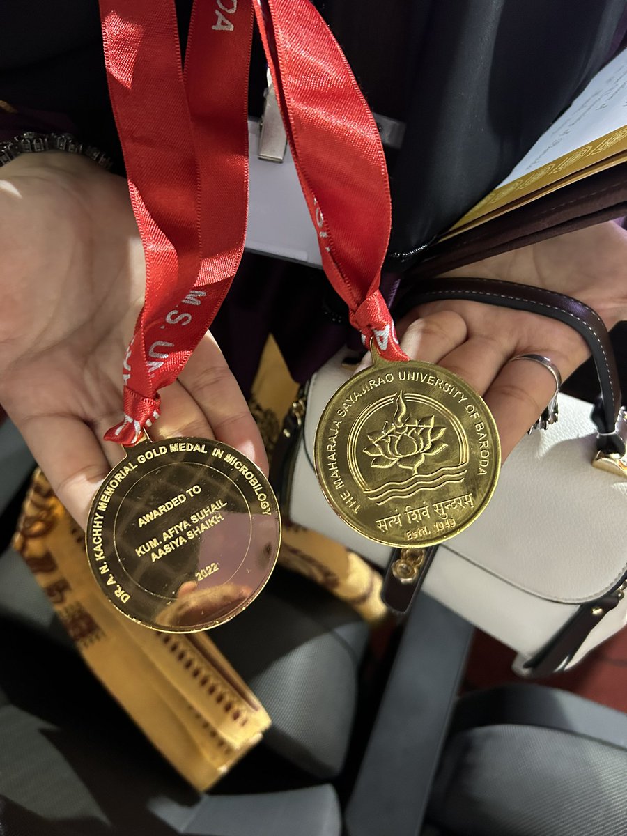 SecularTOI's tweet photo. My loving and obedient daughter make us proud by receiving 02 Gold Medals award for her performance in MSC (Microbiology) at MSU Vadodara. Well done Aafiya!! https://t.co/yd5Bp317As