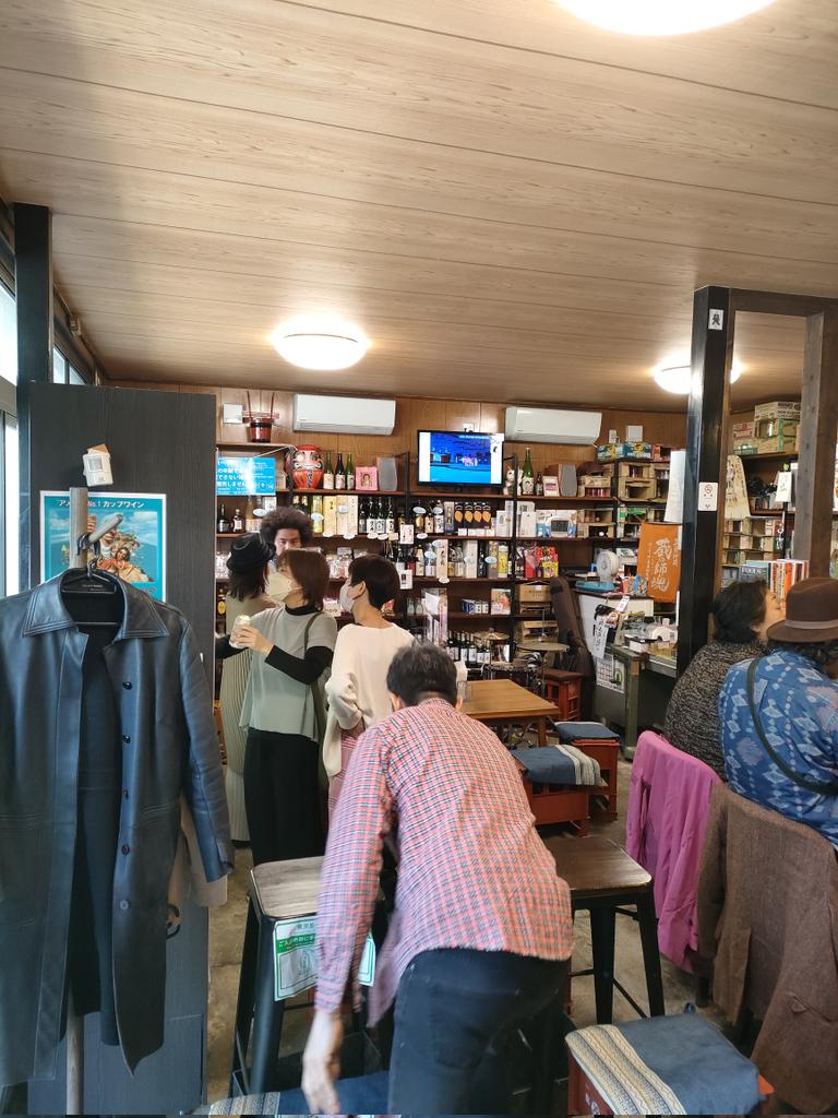 fujicco_drs's tweet photo. 本日のオブトロピークのライブはこんな場所
#ofTropique
#織田島酒店 https://t.co/xX3ptgb8en