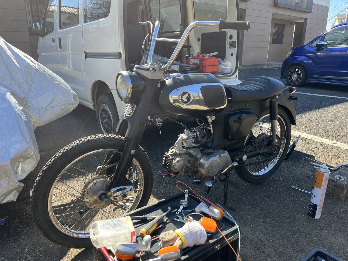 VvtBEvH7FudmO6z's tweet photo. ハンドル、もうちょい低くて良かったな、、
シートもうちょっと純正風なの見つけたいけど見つかるかな🤔
 #cs65 https://t.co/Ym1lAkcbD7
