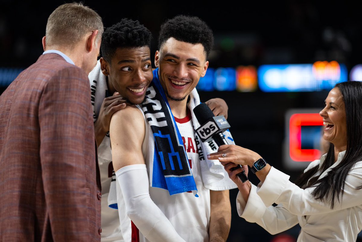 Mathey_Gibson1's tweet photo. The smiles of March. 

📸: @Davidgray030 https://t.co/TJSaM7AlR6