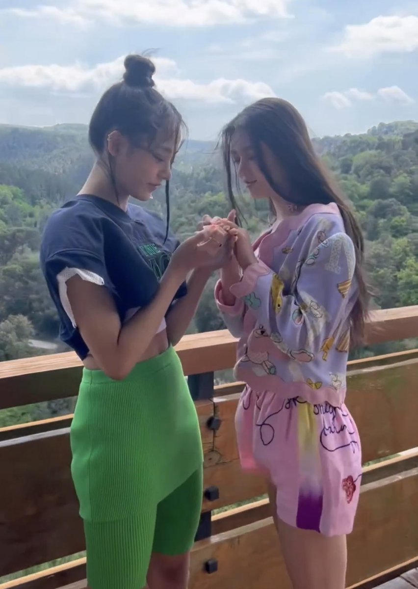 NewJeans Loops tweet media