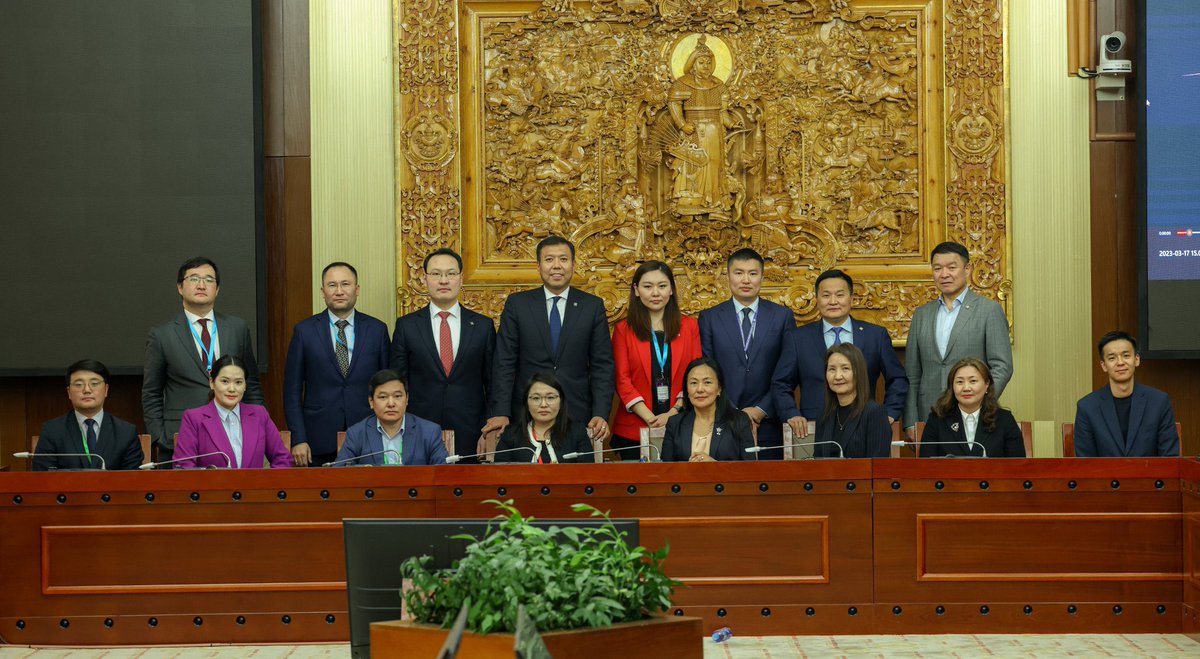 ХБ-ны нээлттэй сонсгол амжилттай дууслаа.

Энэхүү сонсголыг анхлан санаачилсан гишүүний хувьд бүх хэлэлцүүлэгт оролцож, дахин ийм муу түүхийг давтаж болохгүй гэсэн дүгнэлтийг шийдвэр гаргагч нарт өгөхийг зорилоо.

Ажлын алба, шинжээч нартаа баярлалаа.🙏

Дараагийн сонсгол НҮҮРС‼️