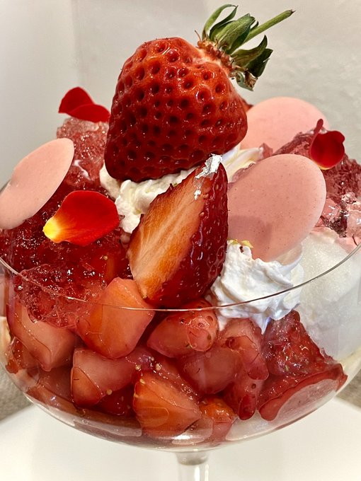 ドルチェカサリンゴ@dolce_casalingo さんでいちご充してる🍓
いちご、とてもいちご
いちご120% 