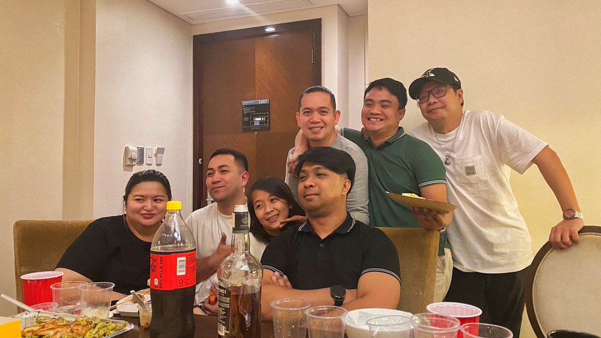 with2Ns_ian's tweet photo. About last nightβs MFF March SoirΓ©e. #myforeverfriends #MFF #iloveweekends #staycation #JoyNostalg https://t.co/Yrfdt0TdeP