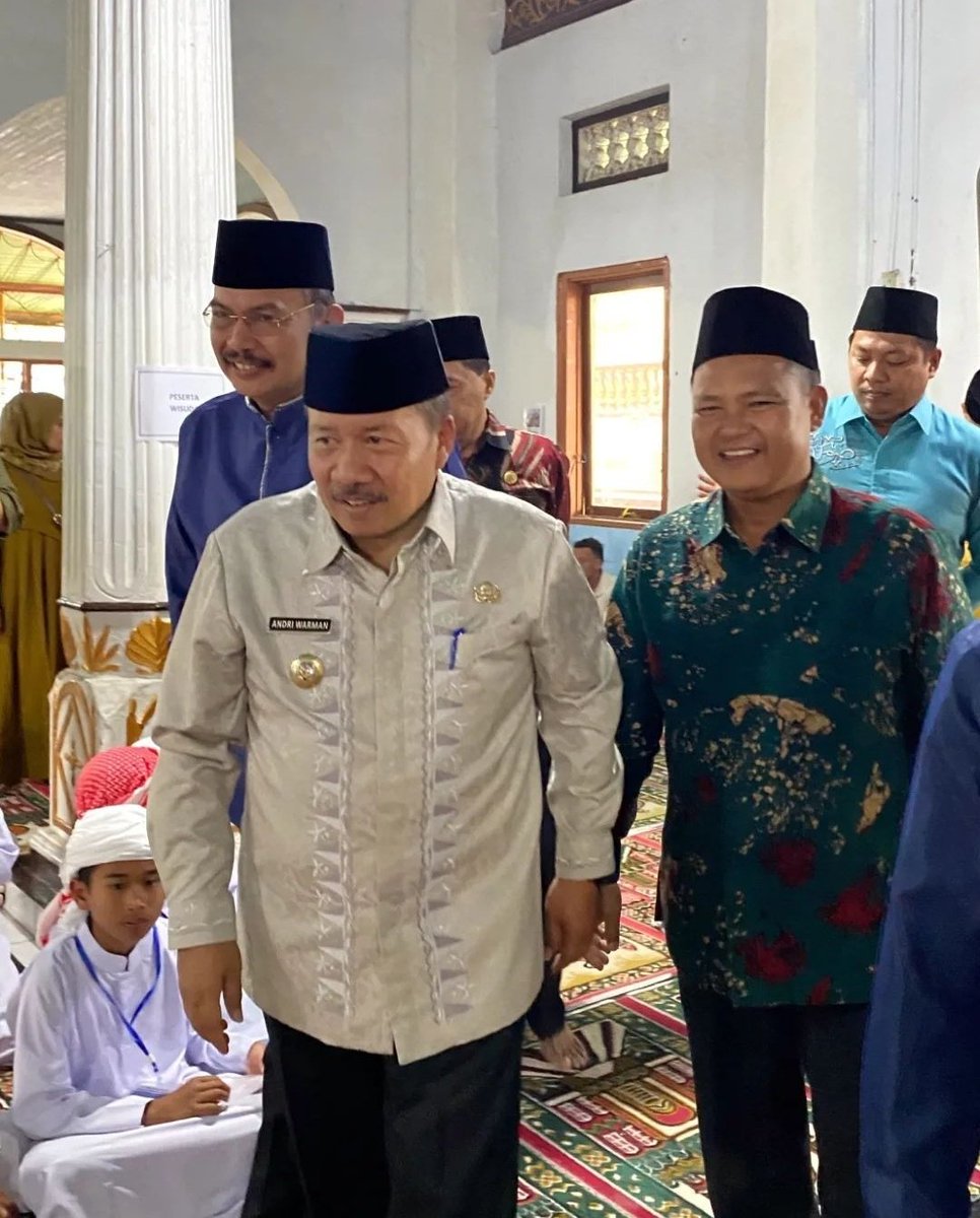 syaflinchaniago's tweet photo. Wisuda Tahfidz 1 Juz/Juz 30 Rumah Tahfidz Masjid Jami' Batu Palano, Kecamatan Sungai Pua, Kabupaten Agam.
#RumahTahfidz #TahfidzQuran #AgamMaju #SumbarMaju #PastiAdaHaraPAN #SyaflinChaniago #SahabatSyaflin #SCGoSumbar https://t.co/XF6v1nGYi4