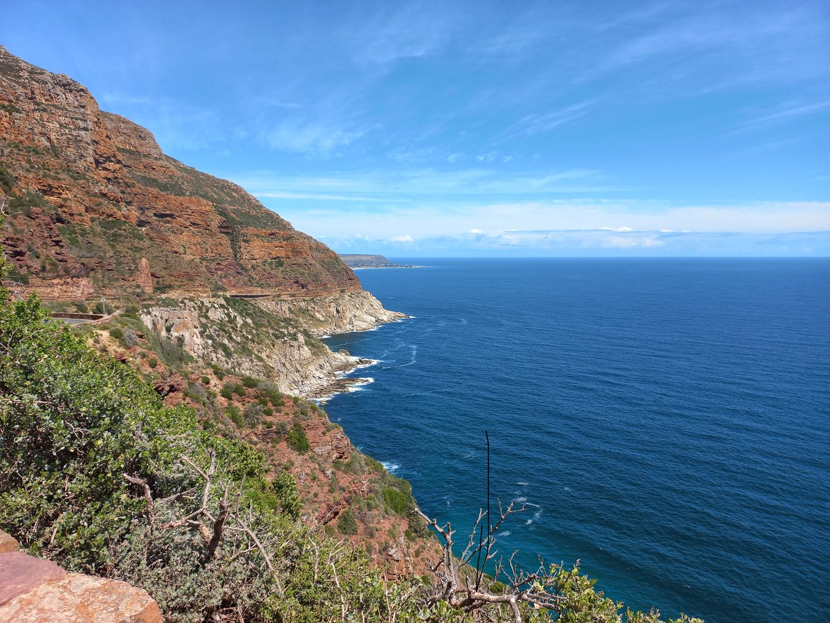 Chapman's Peak Drive is a scenic drive between Noordhoek and Hout Bay in Cape Town. It offers breathtaking view. 
#weekendvibes #SundayFunday #SundayMorning #capetown #SouthAfricanMorning 
#southafrica #sundayvibes #BUCKETLIST #beautiful #Views 
 
youtube.com/watch?v=edf-Nb…