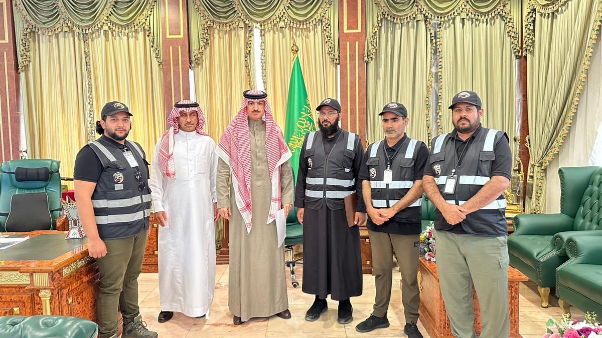 mrk7z's tweet photo. استقبل سعادة محافظ #بلجرشي ا.نايف بن محمد الهزاني @naif_alhazzni صباح اليوم
 قائد جمعية دعم للبحث والإنقاذ والإغاثة 
 حيث تسلم سعادته تقرير مفصل عن عمل جمعية دعم خلال الفترة الماضية 
وأشاد سعادته  بالجهود المبذوله للجمعية والقائمين عليها. https://t.co/y5FeJldgW0