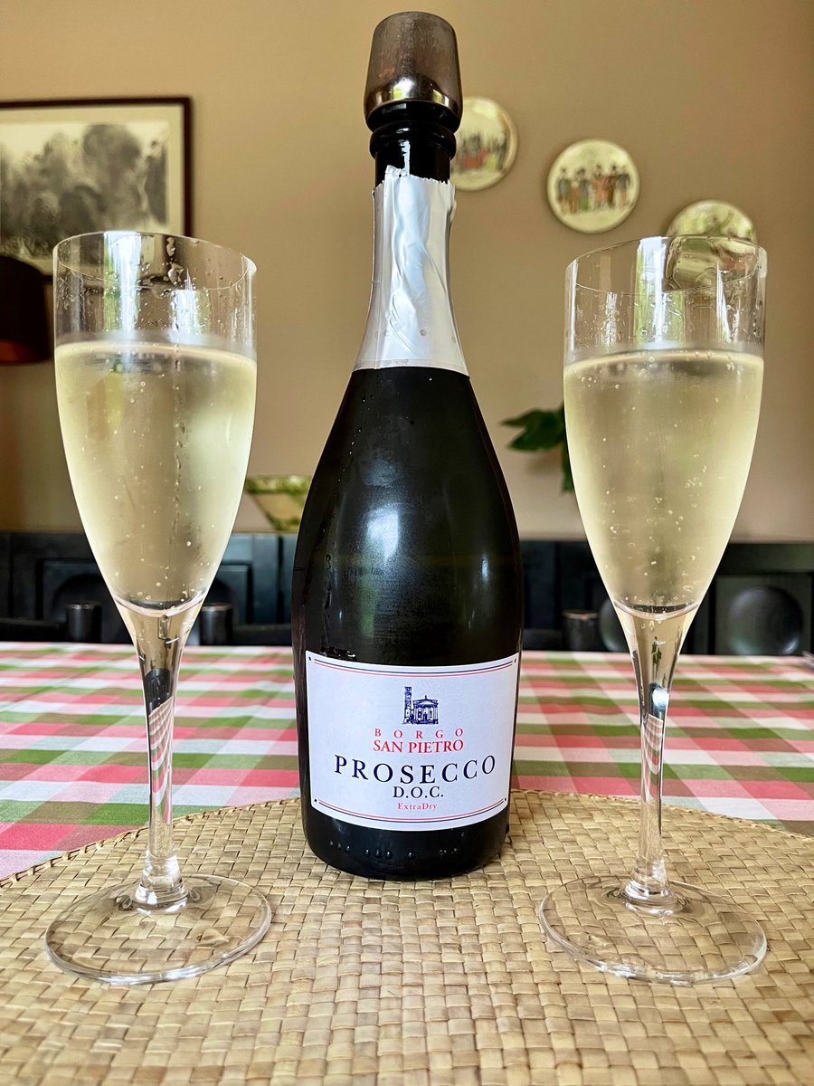 joukesp's tweet image. #Aperotime #Kitchenwork #Prosecco 
#SanPietro 
2/2
Finished my mise en place and preparations for my #VealOrloff.
Think I deserved this!
Cheers to all good people around here! Happy Sunday!