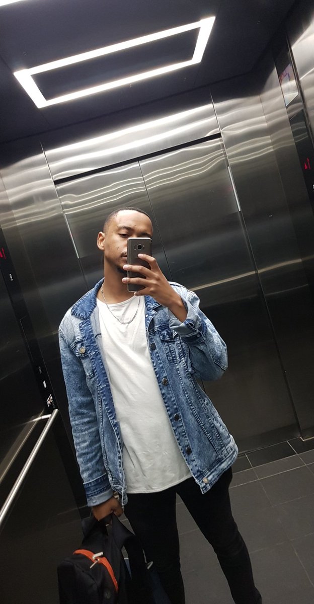 osirisxjezzy's tweet photo. Mirror selfie dump here we are....boop https://t.co/NtAacMkWYI