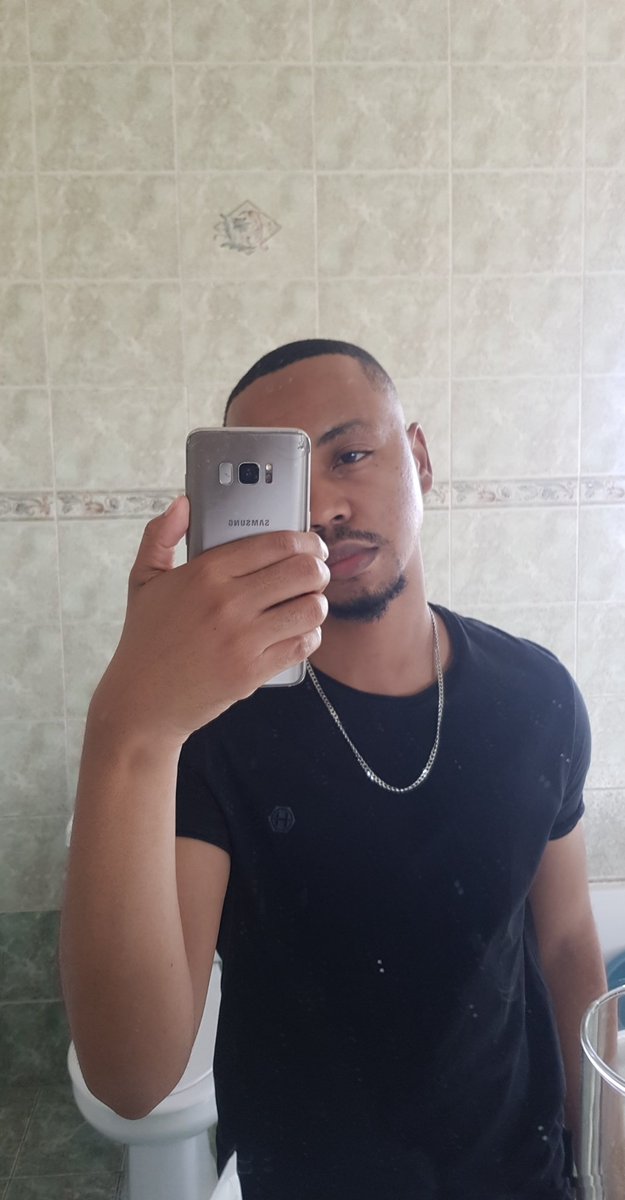 osirisxjezzy's tweet photo. Mirror selfie dump here we are....boop https://t.co/NtAacMkWYI