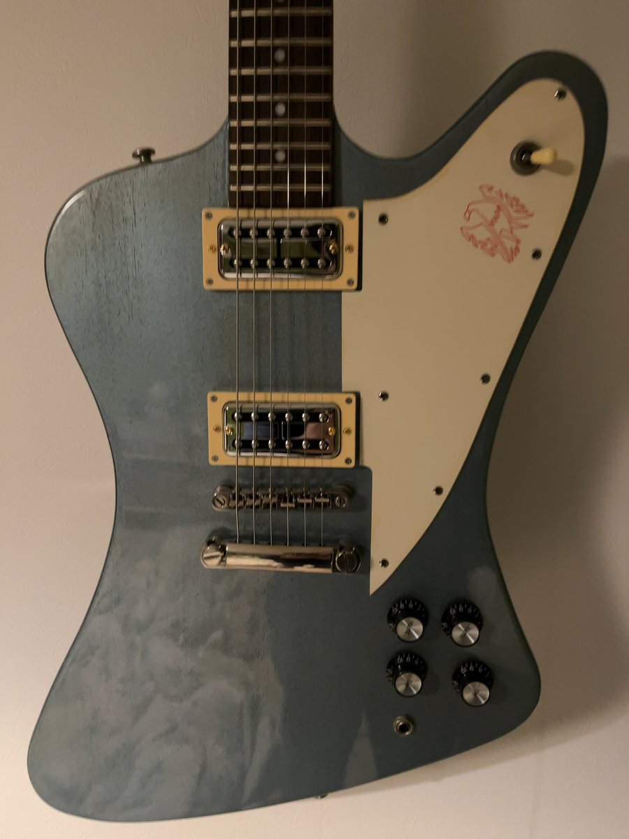 bigmuff_fuzz's tweet photo. EPIPHONE firebird studioに
フィルタートロン搭載!
メルカリで買ったTVjonsのパチモンだけど意外と良い音♪
#EPIPHONE
#firebird
#filtertron https://t.co/HBPolKDk9L