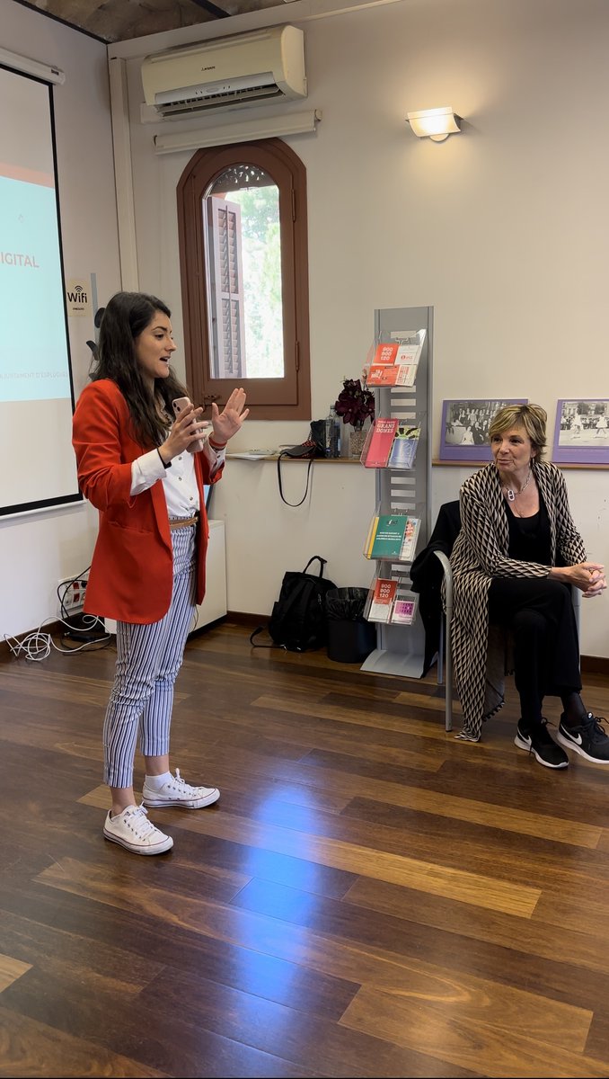 maria_aperador's tweet photo. El miércoles dimos por finalizados los encuentros de #networking del programa #shedigital y #sheimpulsa para mujeres de @ajesplugues y  @santjustcat desde @SheLeadernet. 
Fue un placer recibir feedbacks tan positivos de un proyecto que he coordinado con tanta ilusión 👋 https://t.co/GZQRvBag3s