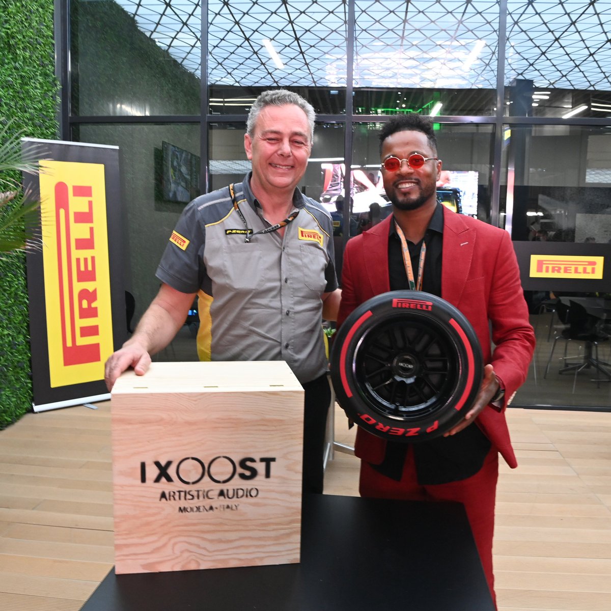 Imagine playing the #F1 theme through a P Zero tyre 🤩🤘

Looks like <a href="/Evra/">Patrice Evra</a> has an eye (ear?) on the iXOOST Pirelli P Zero sound system 👂
