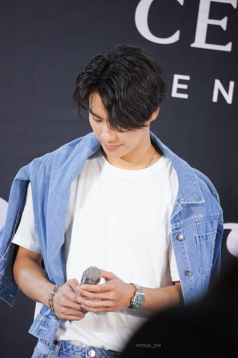 venus_3N's tweet photo. คนเท่ใส่ยีนส์แล้วยิ่งเท่ 🧡🐶
OhmxBearbeary 
#BearbearyXOHMPawat
#CDSBearbearyxOhmCharlotte https://t.co/MPKOeN78Iw