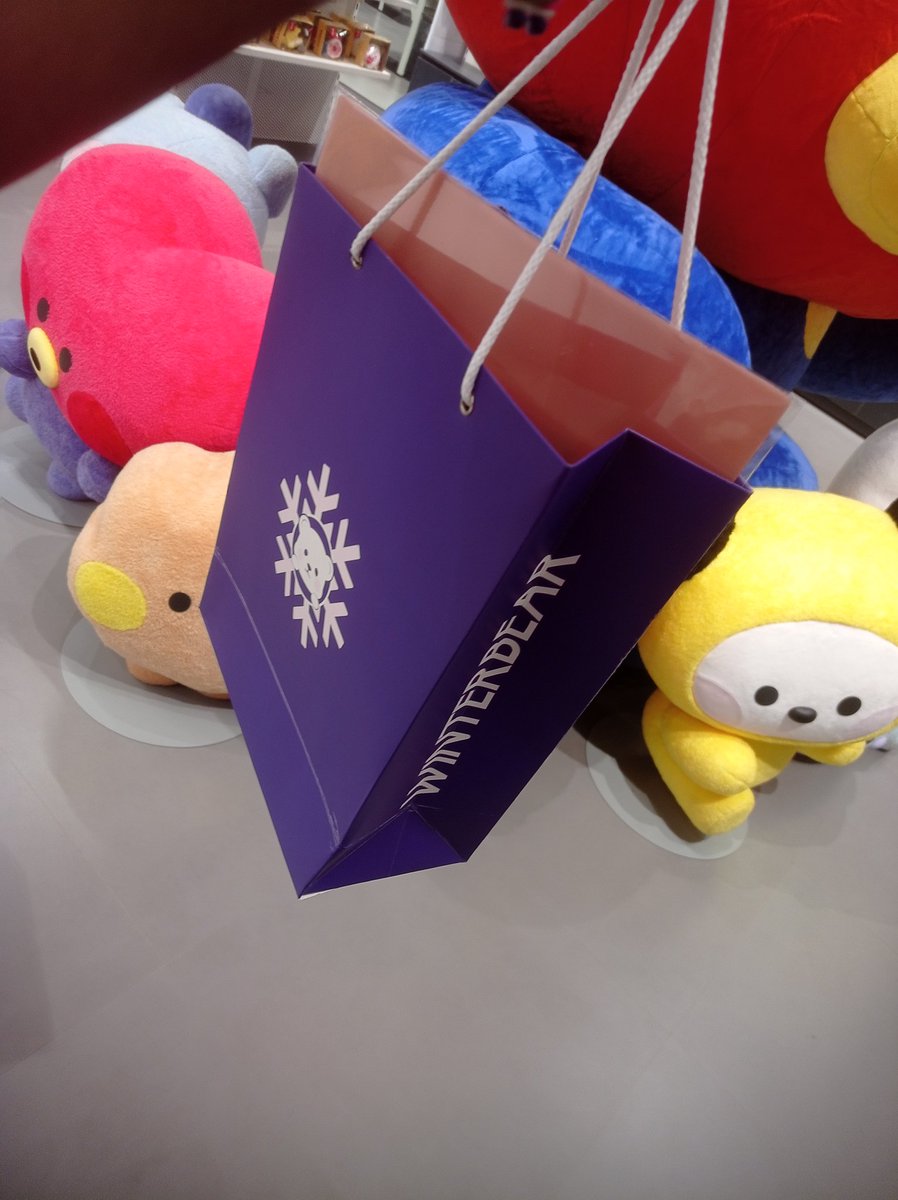 jeonsara1306's tweet image. Yahhhhhh I got my first official merch still I couldn't believe like whatttt 
#BT21 #bts #LINEFRIEND
