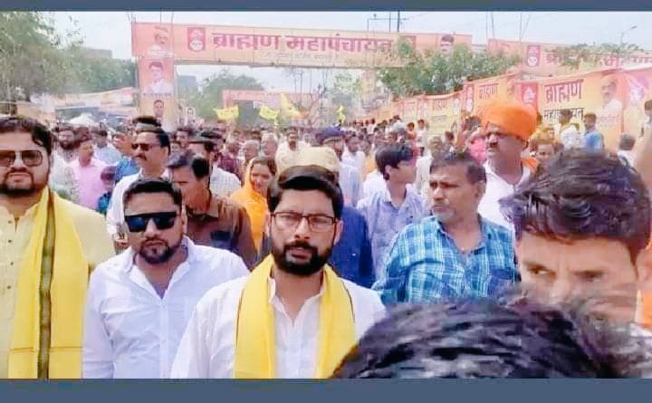 AshutoshBiharKa's tweet photo. आज शाम 07:00 बजे मनीष कश्यप प्रकरण को लेकर आंदोलन की घोषणा करूंगा।
फिलहाल जयपुर में हूं लेकिन दिल और दिमाग बिहार में है। मनीष कश्यप के साथ जो भी हो रहा है वह बर्दाश्त से बाहर है। https://t.co/rsbmjy94uS