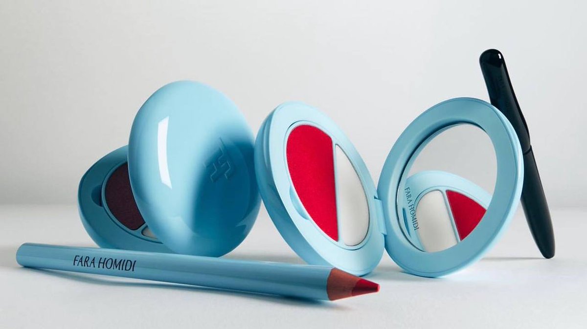 Визажист Фара Хомиди представила первый продукт в рамках своего бренда косметики Fara Homidi Beauty. В дебютную коллекцию вошли средства для губ в шести оттенках. Их разработка заняла около двух лет.