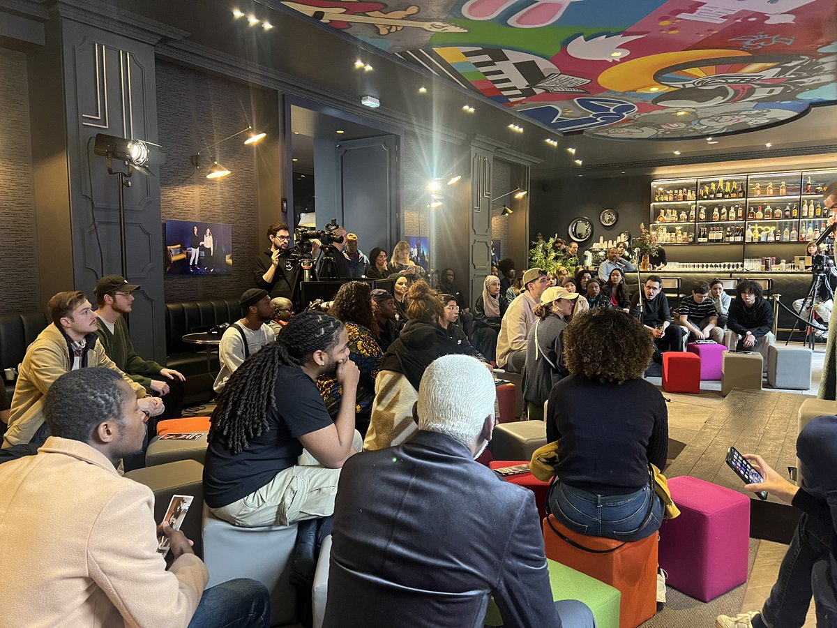 LesDetermines's tweet photo. #WeareDTR- JOUR 2 | @weare_sh
« Profitez de cette journée pour nourrir votre réseau et créer un cercle culturel » @mousscama 🗣️
C’est l’heure de lancer le 2ème et dernier jour de ce weekend intense dédié à la #diversité et l’ #inclusion dans les industries créatives ! https://t.co/zsu9ORrj2m