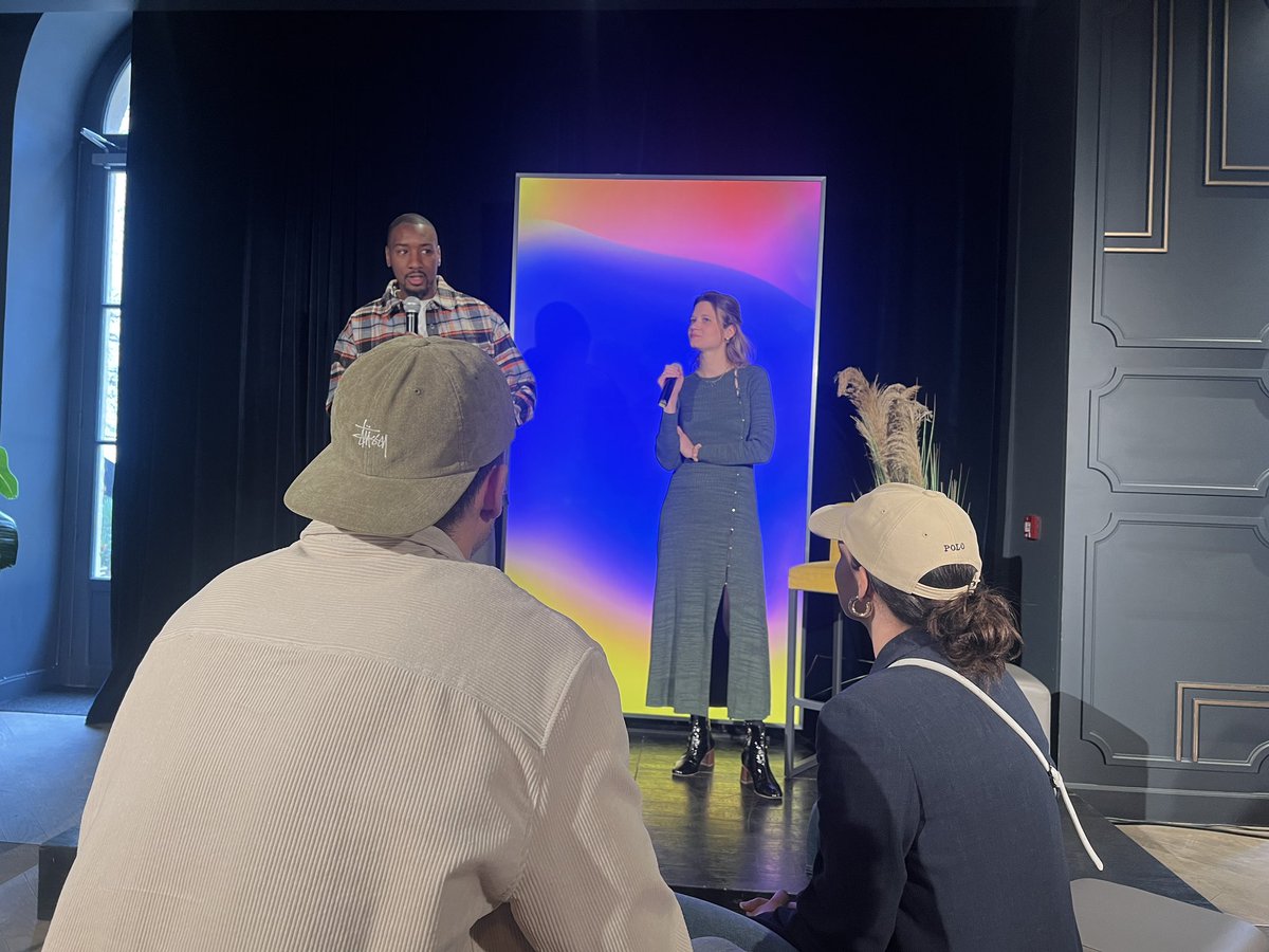 LesDetermines's tweet photo. #WeareDTR- JOUR 2 | @weare_sh
« Profitez de cette journée pour nourrir votre réseau et créer un cercle culturel » @mousscama 🗣️
C’est l’heure de lancer le 2ème et dernier jour de ce weekend intense dédié à la #diversité et l’ #inclusion dans les industries créatives ! https://t.co/zsu9ORrj2m