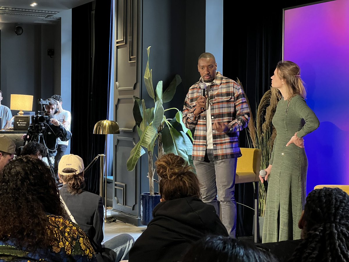 LesDetermines's tweet photo. #WeareDTR- JOUR 2 | @weare_sh
« Profitez de cette journée pour nourrir votre réseau et créer un cercle culturel » @mousscama 🗣️
C’est l’heure de lancer le 2ème et dernier jour de ce weekend intense dédié à la #diversité et l’ #inclusion dans les industries créatives ! https://t.co/zsu9ORrj2m