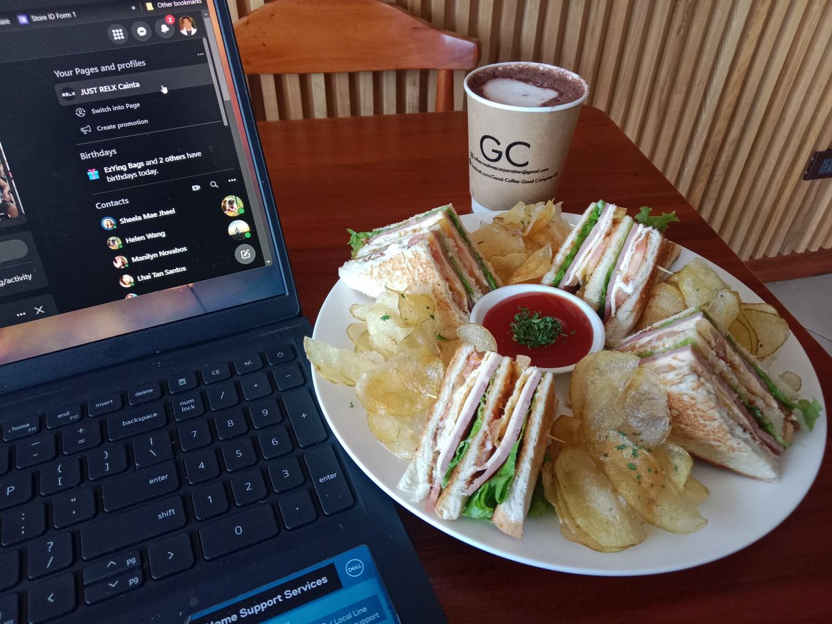 Braggadocio2022's tweet photo. Snacking while working. Yummy! 😊
@GCCafé Felix Avenue #clubhouse #hotchoco https://t.co/ZZjNsFe9eQ