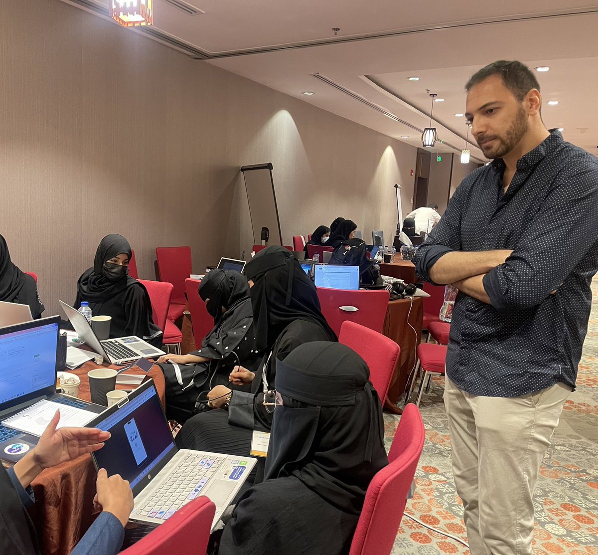 LamaAlsh_'s tweet photo. بفضل الله فزنا بالمركز الثاني في هاكثون 
#Tech_meetup3 🥈

بعد اربعه ايام مليانه بـ(فصاحة) وتوجيه من النخبة
@RaedBakhaidhr @AlAmoudiaama @iafnan_ah @wed_mohammed

فخورة بالعمل المنجز في هذا الوقت القياسي✨ 

وممتنة لدكاترتنا الداعمين لنا دائما وابدا 🤍🤍
@MrAshrafEid @etbugis https://t.co/fDFBAhvfkG