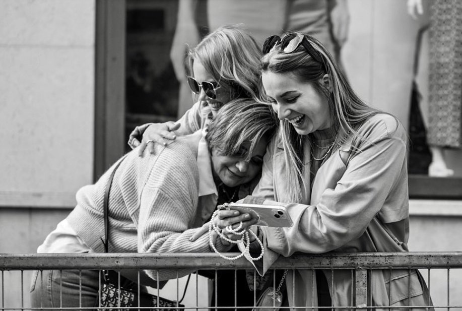 Domestique___'s tweet photo. A special moment for Corinne Poulidor as she realizes her son is about to win #MilanoSanremo, 62 years after her father.🥲

📸IG: sarettacavallini https://t.co/t66k2MKR61